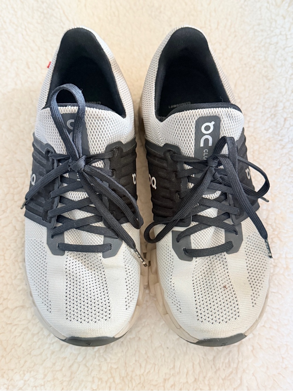 On Running Cloudwhite Low-Top Sneakers in Light Gray and Black womens 8